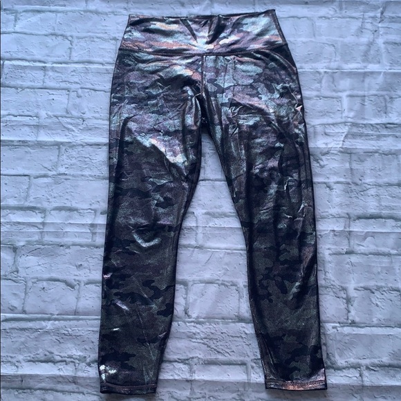 Fabletics Mid-Rise PowerHold Camo Shine Legging - Picture 3 of 12
